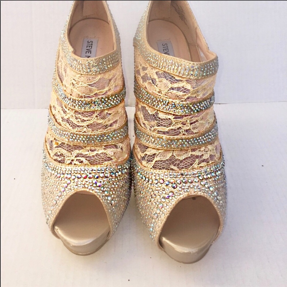 NWOT SPARKLY HEELS lace rhinestone Steve Madden